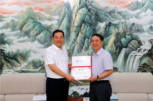 说明: //news.tyc518app.com/__local/6/FD/7D/962EB16AAB5BCA002FCFE460B9A_16FDAD9E_28568.jpg