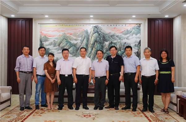 说明: //news.tyc518app.com/__local/8/E7/94/E1EAA0DE775B55BE6D460EF2F45_FE6D076B_23F44.jpg